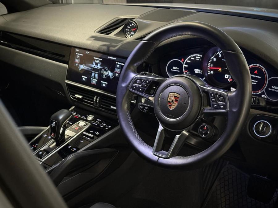 CAYENNE COUPE - Image 6